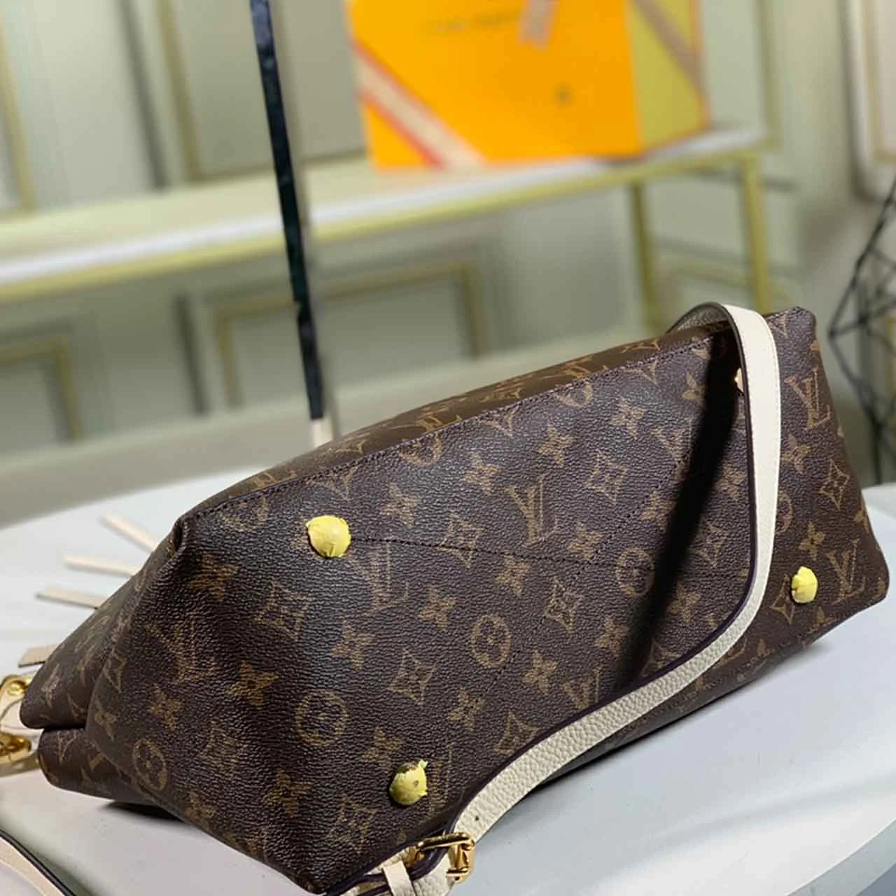 Louis Vuitton MAIDA N40369 BLACK/WHITE 8 N