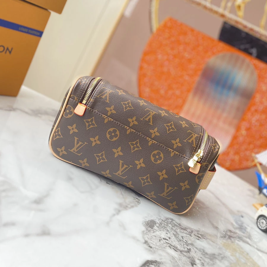 Louis Vuitton Toiletry Pouch N47625 13 N