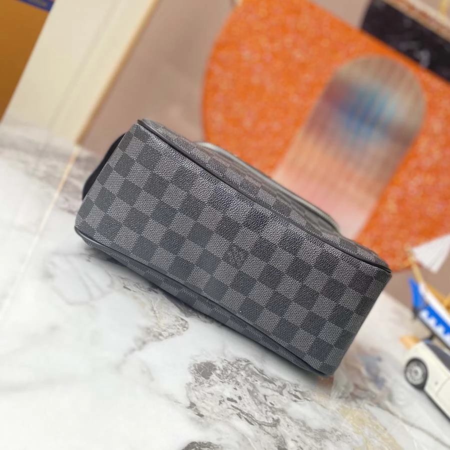 Louis Vuitton Toiletry Pouch N47625 4 N