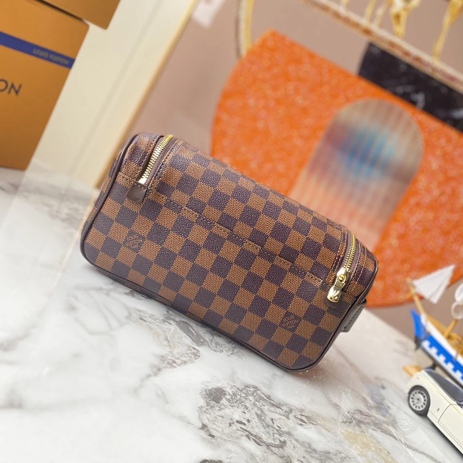 Louis Vuitton Toiletry Pouch N47625 8 N