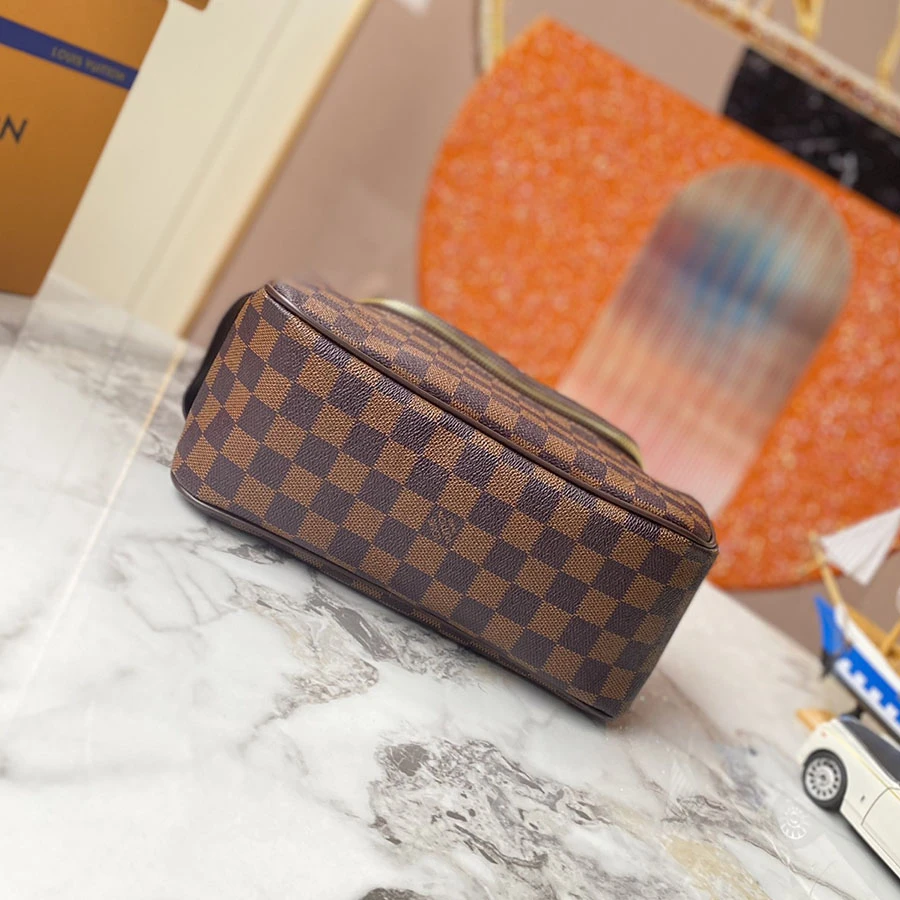 Louis Vuitton Toiletry Pouch N47625 9 N
