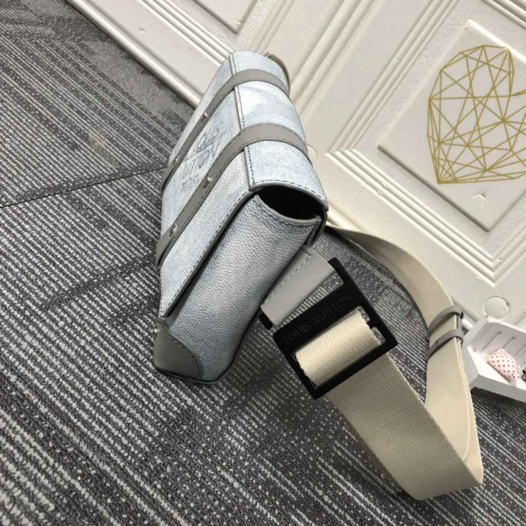 Louis Vuitton TRUNK SLINGBAG N50061-2 4 N