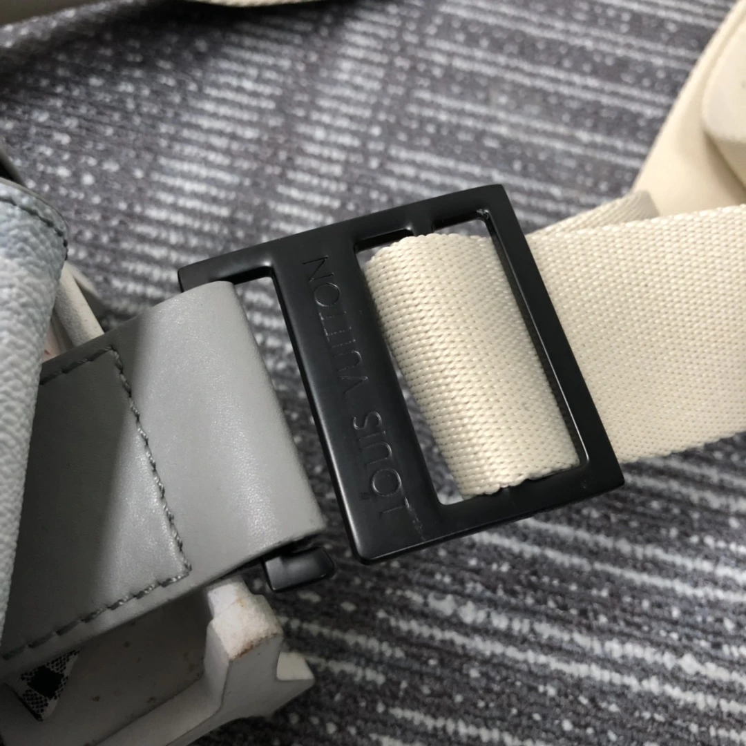 Louis Vuitton TRUNK SLINGBAG N50061-2 6 N