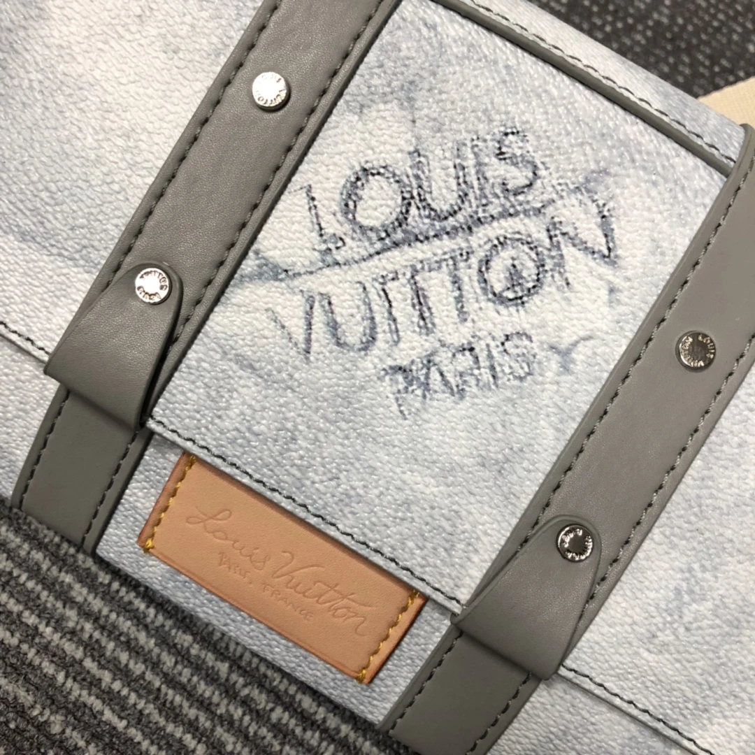 Louis Vuitton TRUNK SLINGBAG N50061-2 7 N
