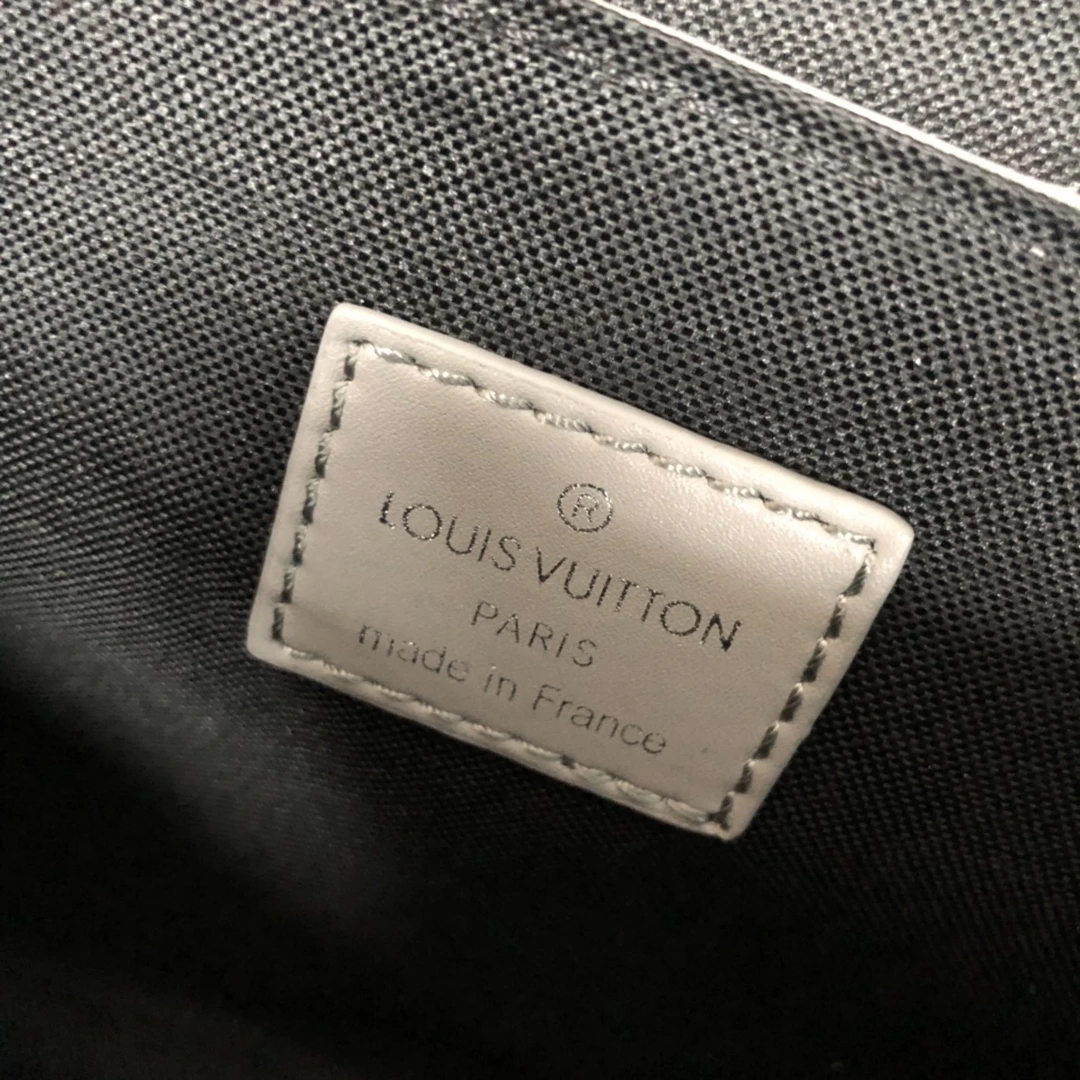 Louis Vuitton TRUNK SLINGBAG N50061-2 9 N