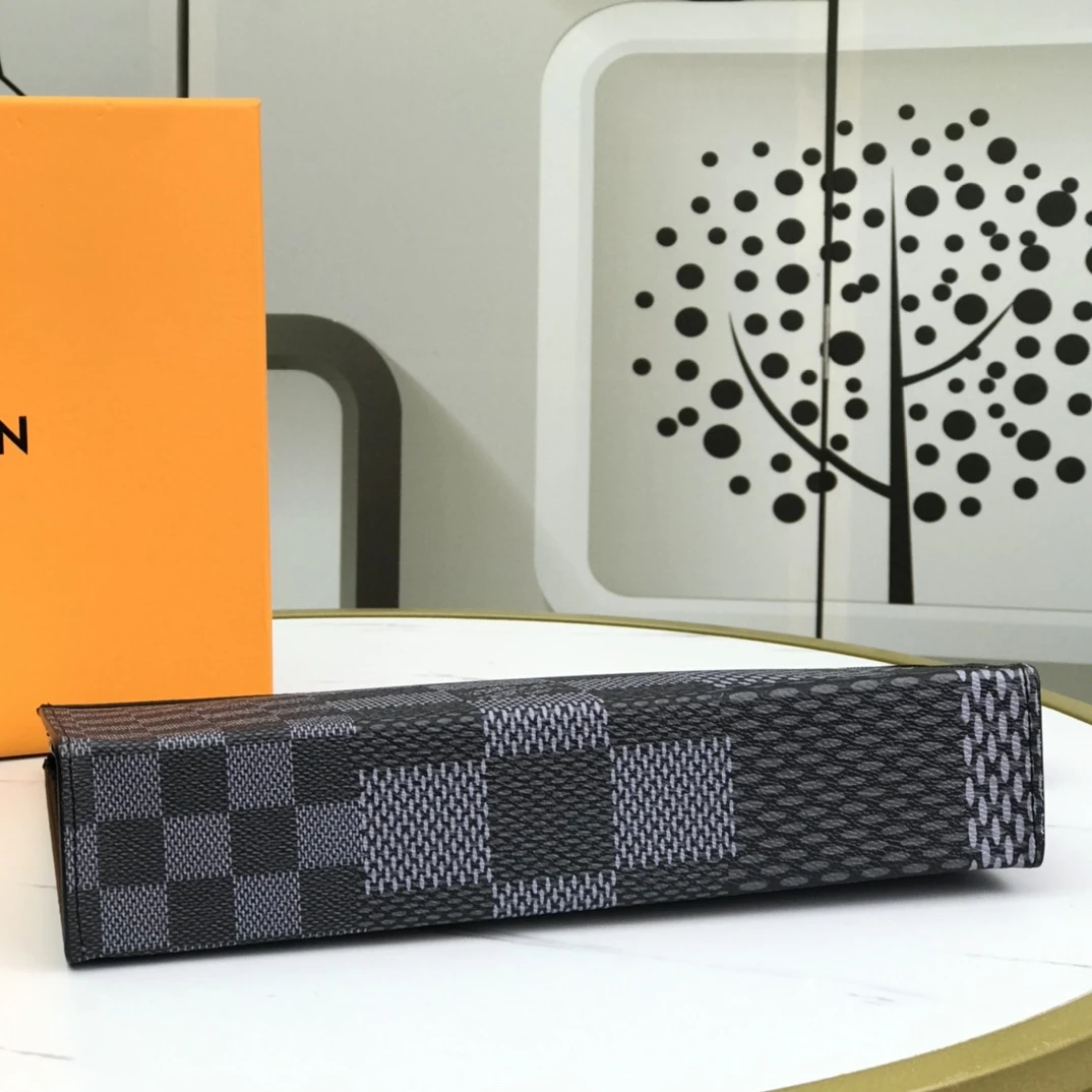 Louis Vuitton POCHETTE VOYAGE N60444 5 N