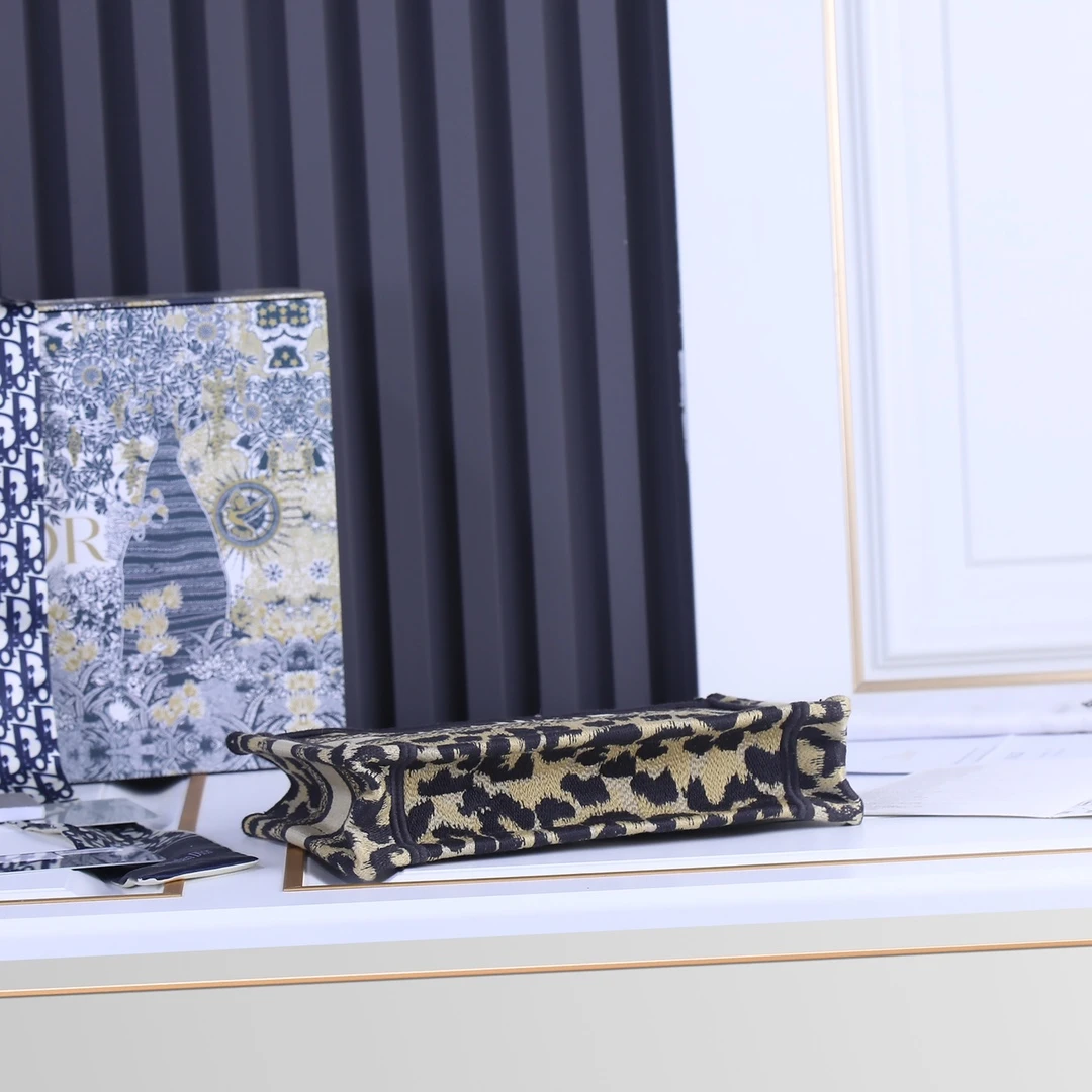 Dior Multicolor Mizza Embroidery Mini Book Tote 4 SZRHM