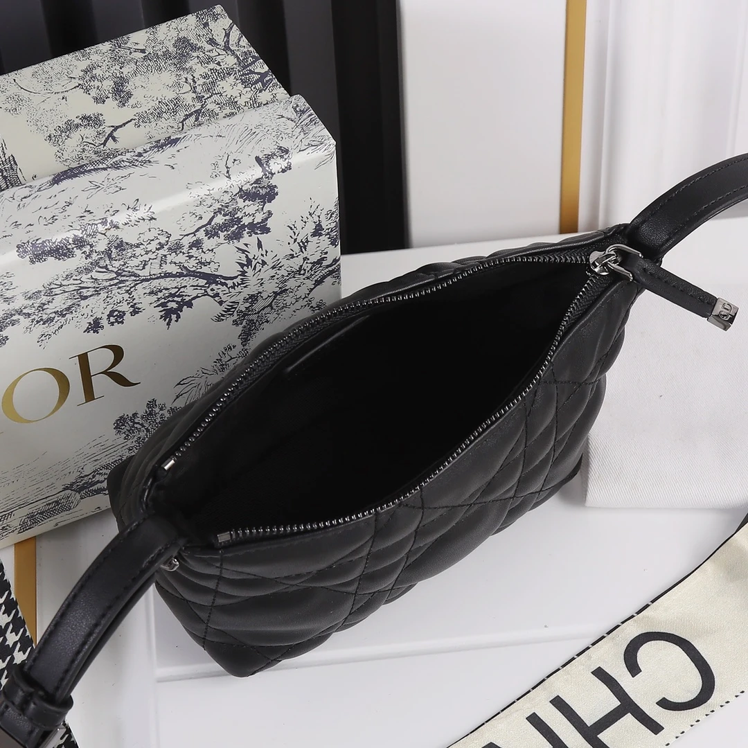 Dior Small DrTravel Nomad Pouch 5 SBMIG