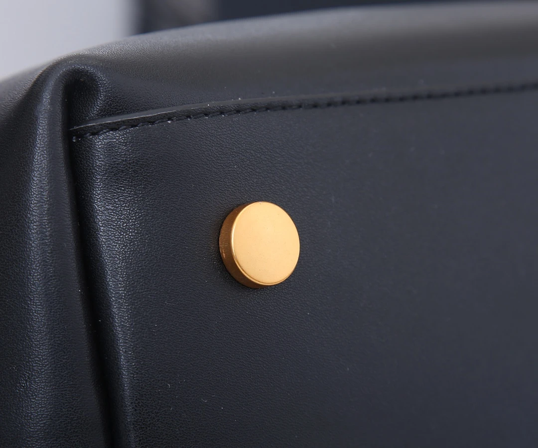 YSL Bold East/West Shopping Bag In Grained Leather 6 YSL