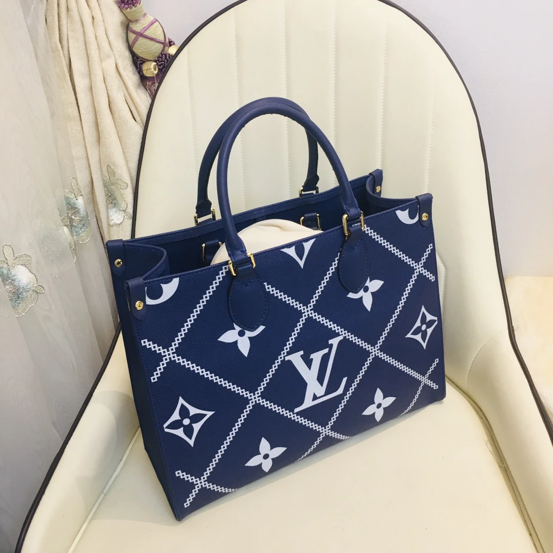 Louis Vuitton ONTHEGO MM M44568 15 blue