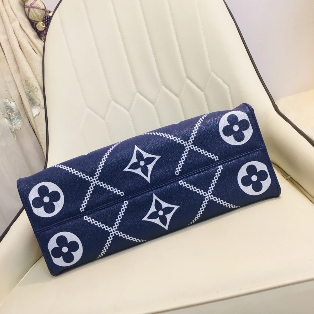 Louis Vuitton ONTHEGO MM M44568 17 blue