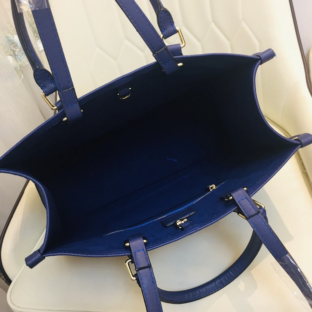 Louis Vuitton ONTHEGO MM M44568 18 blue