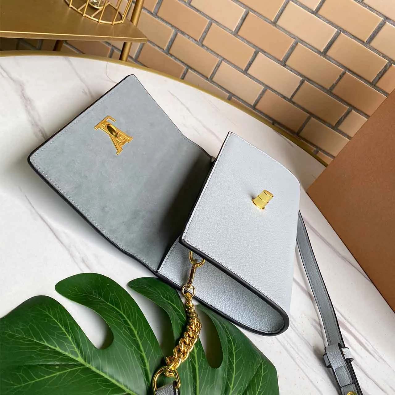 Louis Vuitton LOCKME CLUTCH M56088 PINK/BLUE 4 m