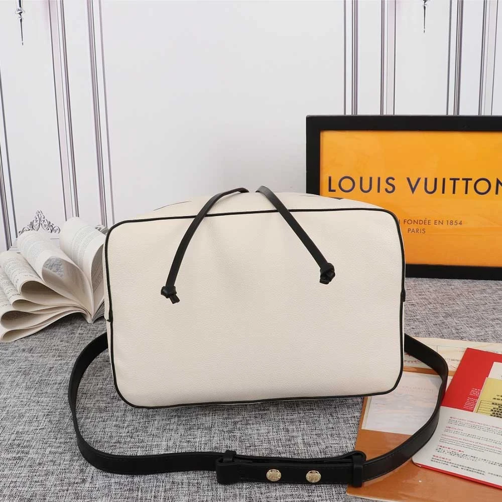 Louis Vuitton CRAFTY NeONOe MM M56889 12 m