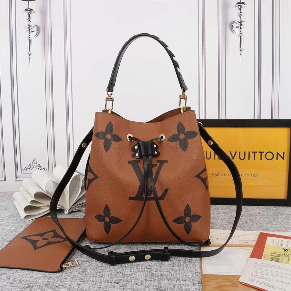 Louis Vuitton CRAFTY NeONOe MM M56889 14 m