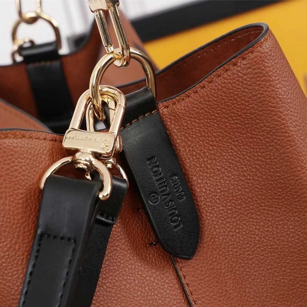 Louis Vuitton CRAFTY NeONOe MM M56889 15 m