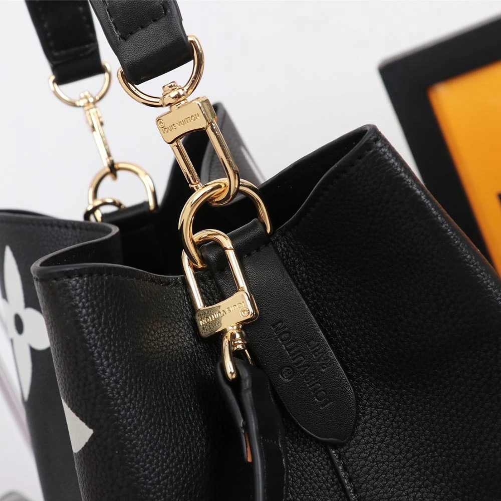 Louis Vuitton CRAFTY NeONOe MM M56889 7 m