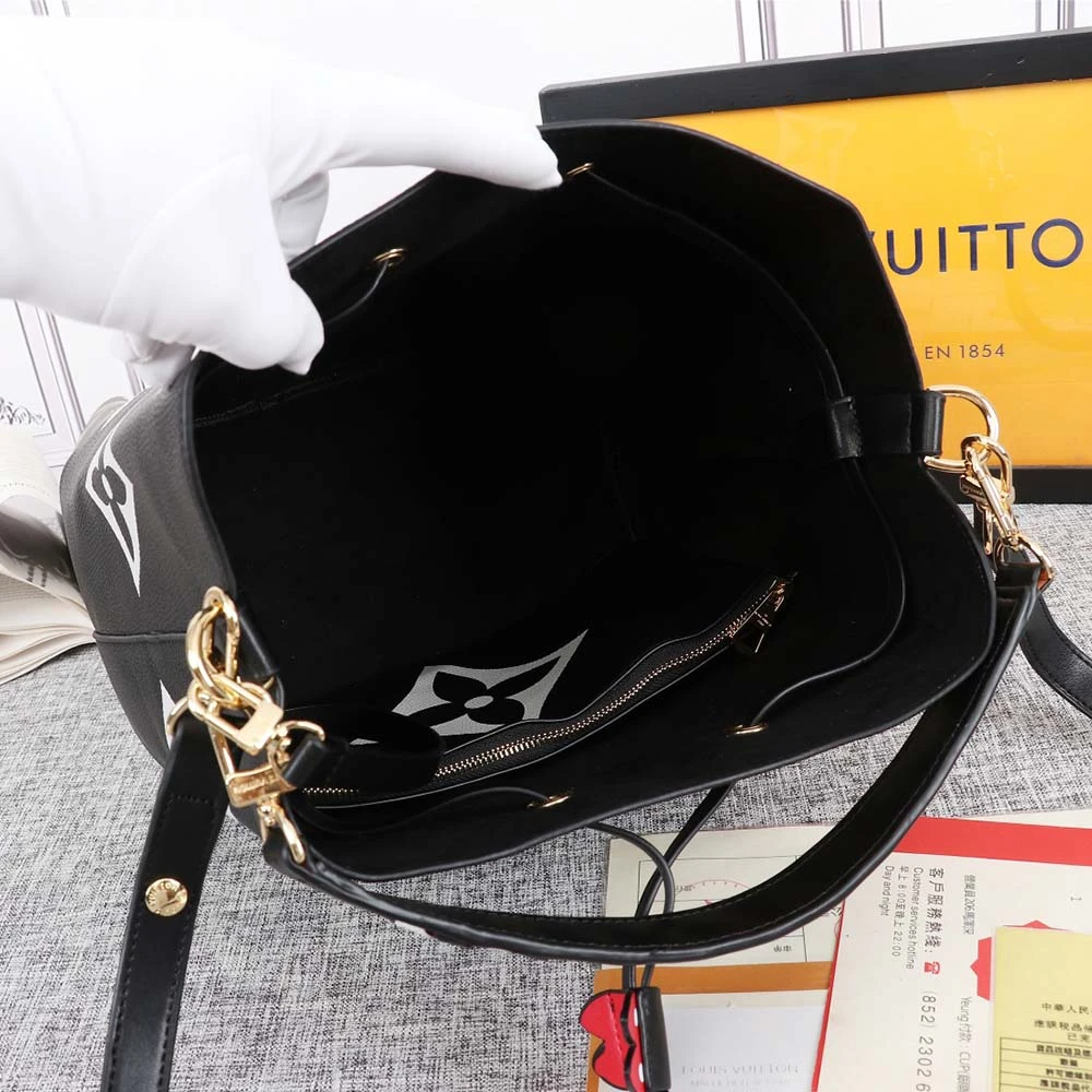 Louis Vuitton CRAFTY NeONOe MM M56889 10 m