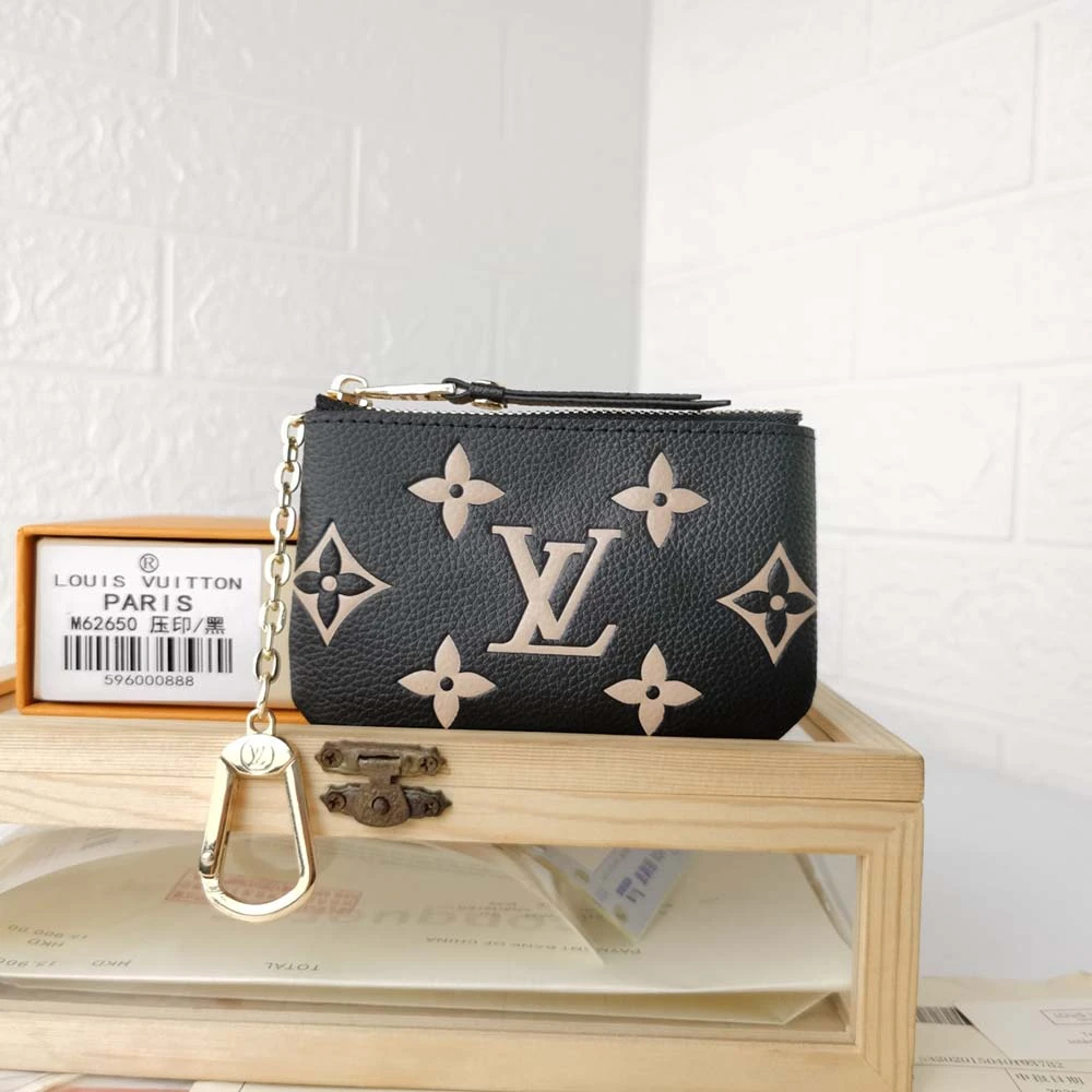 Louis Vuitton AAA-KEY POUCH M80885 3 m
