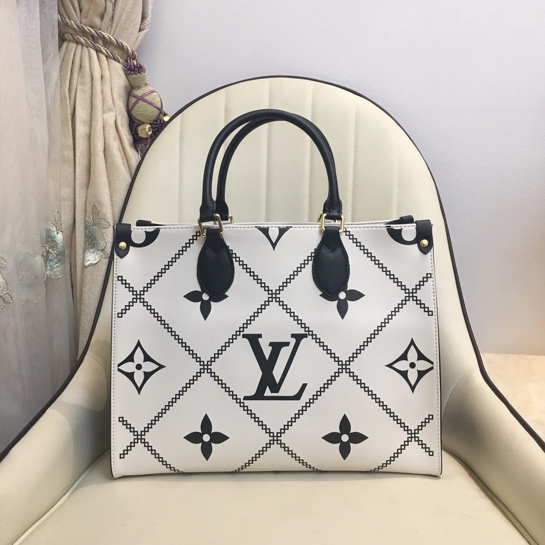 Louis Vuitton ONTHEGO MM M44568 19 white