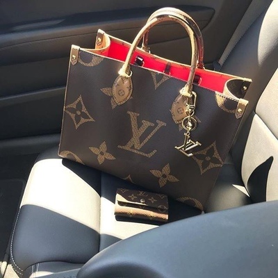Louis Vuitton ONTHEGO GM-M45320 41CM Blk/Blue/Red photo review