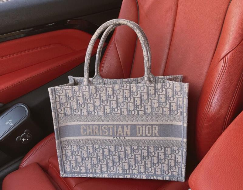 Dior Oblique Book Tote 42/36cm photo review